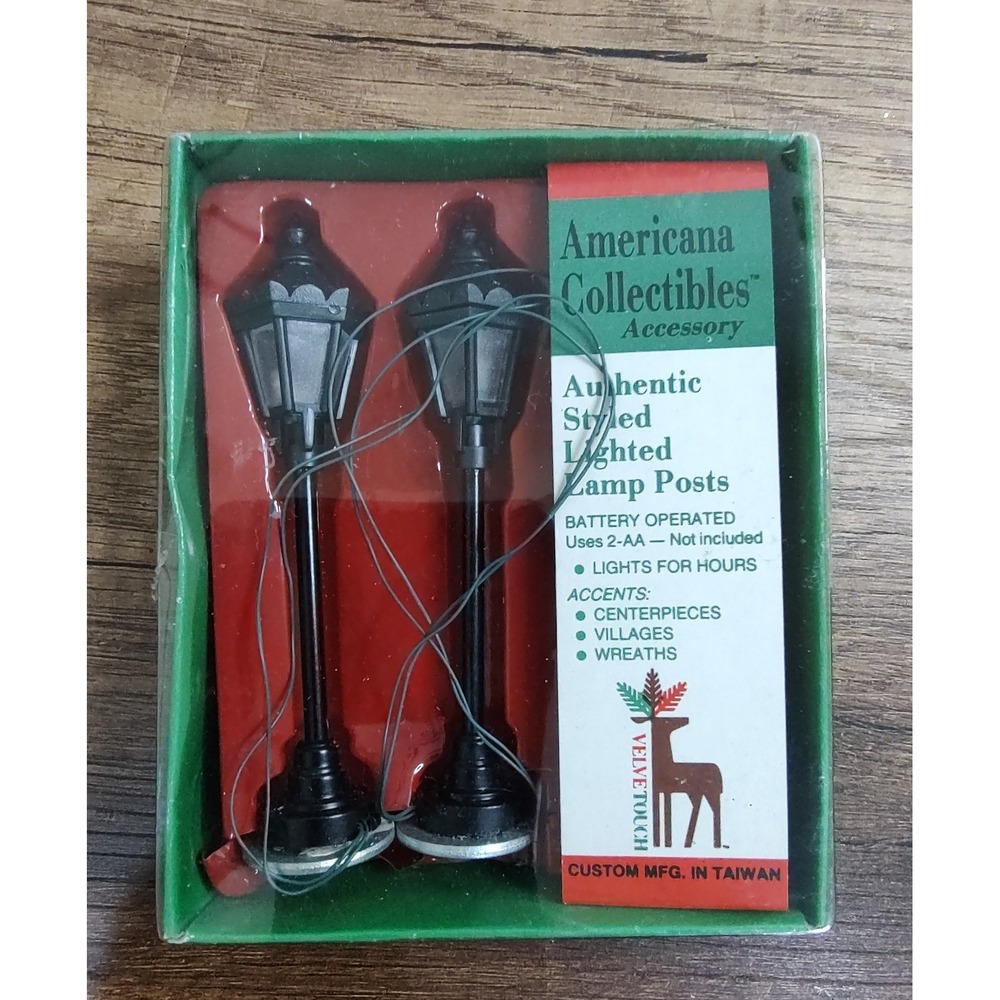 Santas Best Christmas Collectible lighted Lamp Posts Villages Train 4.25" Tall